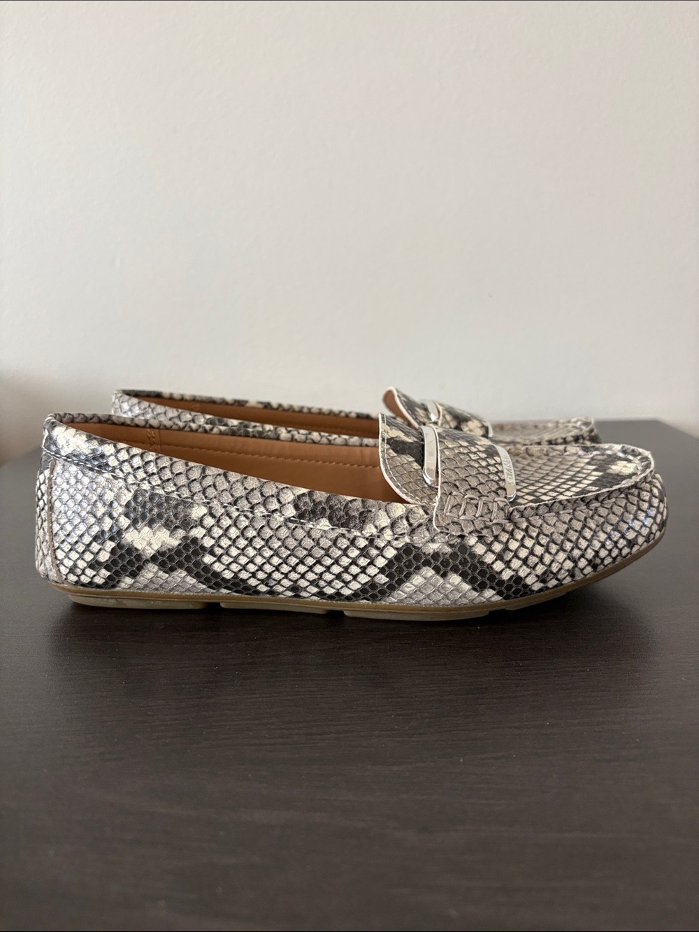 Women’s Calvin Klein Snake-Print Loafers - Size 7.5 - Picture 2 of 8